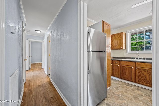 700 Henderson Drive, Jacksonville, NC 28540