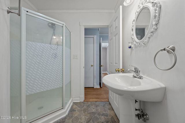 700 Henderson Drive, Jacksonville, NC 28540