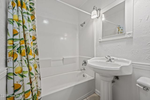 700 Henderson Drive, Jacksonville, NC 28540