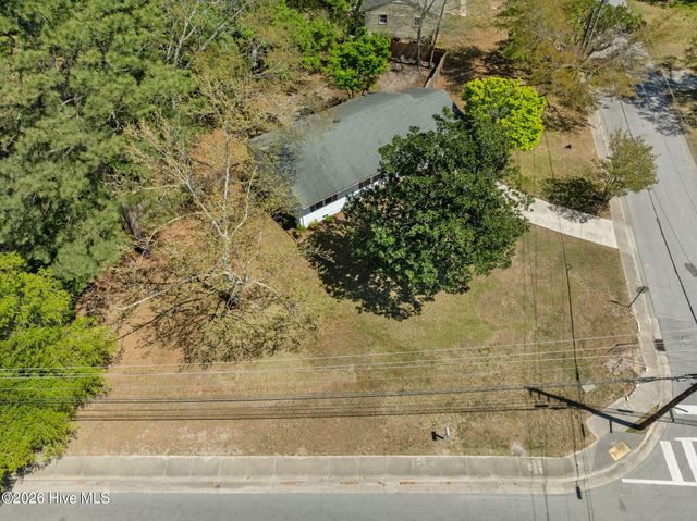 700 Henderson Drive, Jacksonville, NC 28540