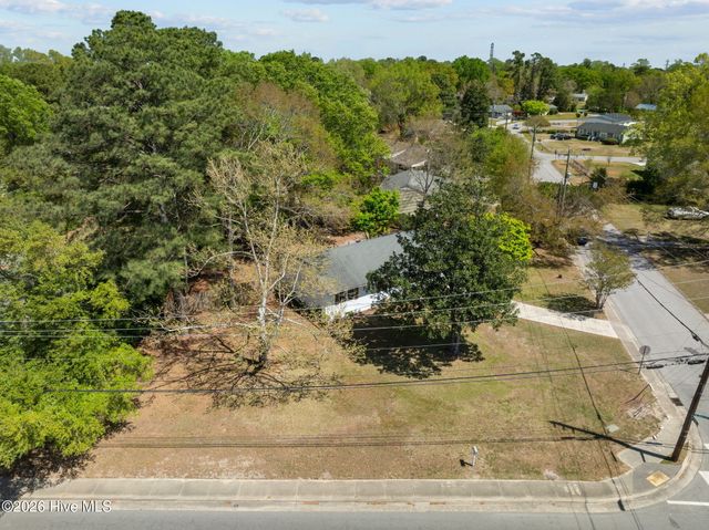 700 Henderson Drive, Jacksonville, NC 28540