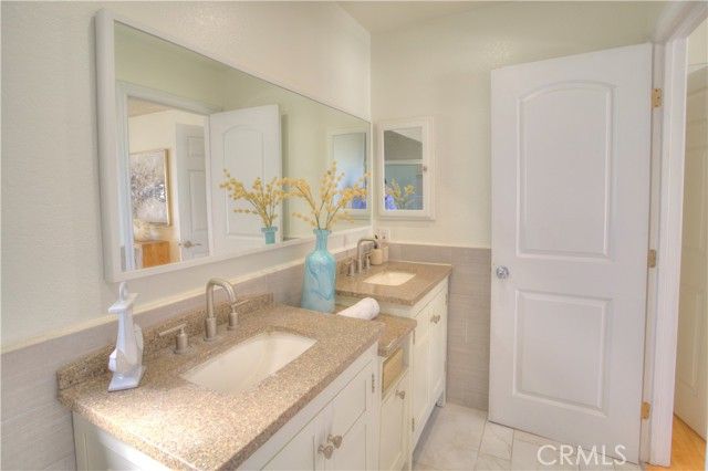 205 Violet D, Monrovia, CA 91016