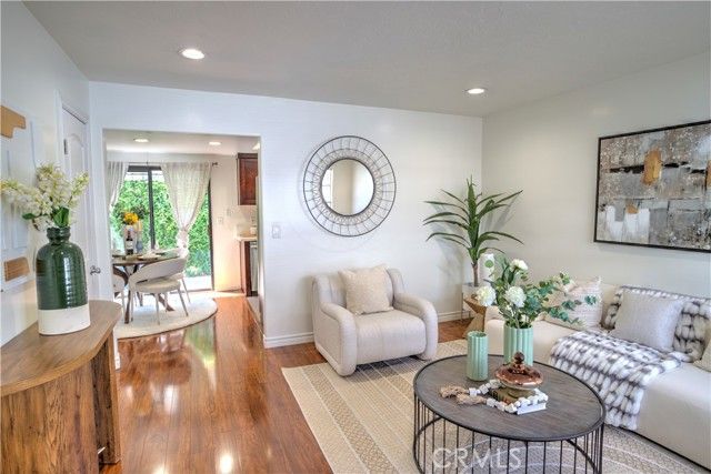 205 Violet D, Monrovia, CA 91016