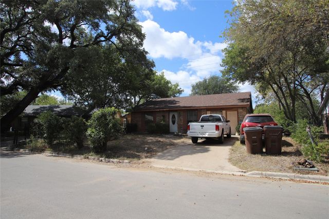 905 Luann LN, Lockhart, TX 78644