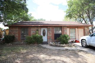 905 Luann LN, Lockhart, TX 78644