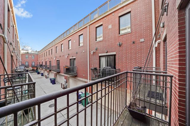 1192 CLARENCE Avenue 1, Oak Park, IL 60304