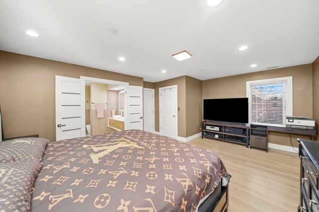 1192 CLARENCE Avenue 1, Oak Park, IL 60304