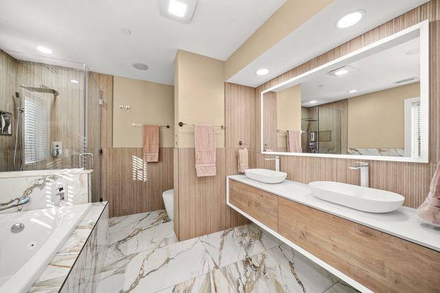 1192 CLARENCE Avenue 1, Oak Park, IL 60304