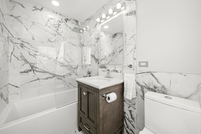 1192 CLARENCE Avenue 1, Oak Park, IL 60304