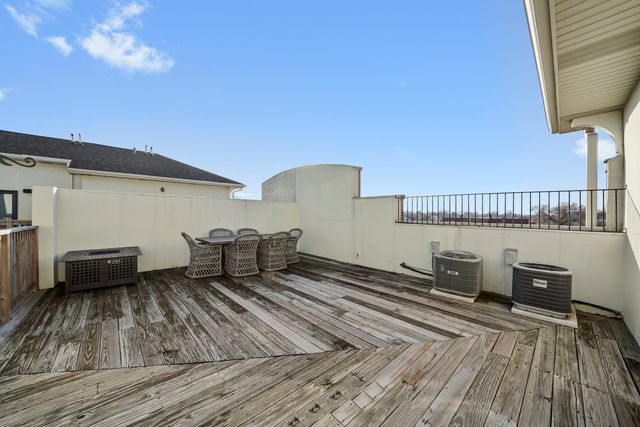 1192 CLARENCE Avenue 1, Oak Park, IL 60304