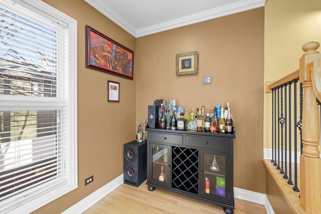 1192 CLARENCE Avenue 1, Oak Park, IL 60304