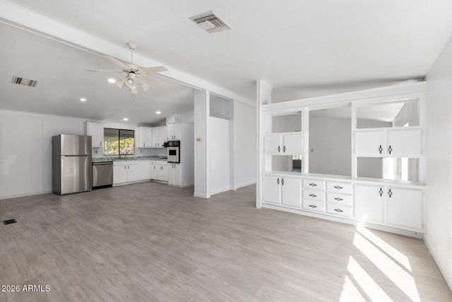 2921 E ORAIBI Drive, Phoenix, AZ 85050
