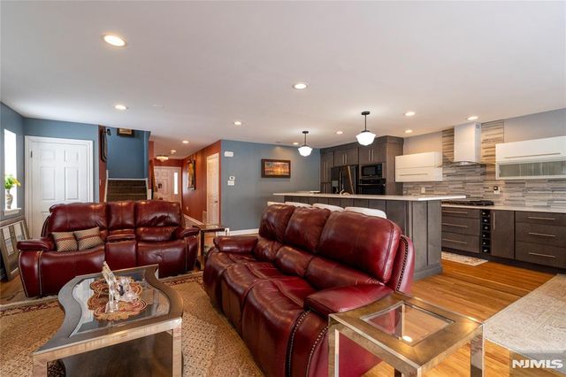 61 Woodbury Court 61D, Twp Of Washington, NJ 07676