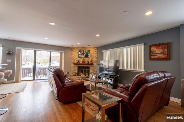 61 Woodbury Court 61D, Twp Of Washington, NJ 07676