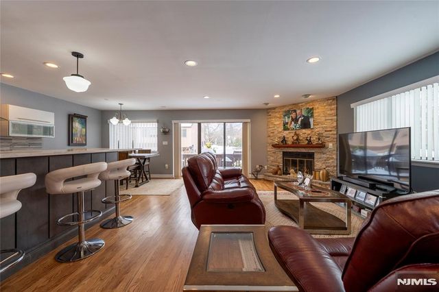 61 Woodbury Court 61D, Twp Of Washington, NJ 07676