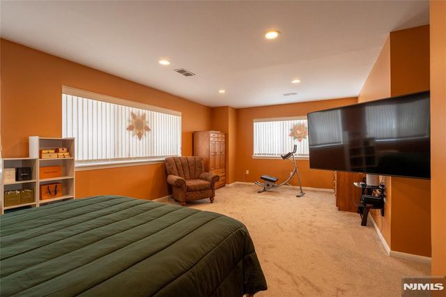 61 Woodbury Court 61D, Twp Of Washington, NJ 07676