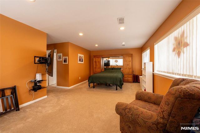 61 Woodbury Court 61D, Twp Of Washington, NJ 07676