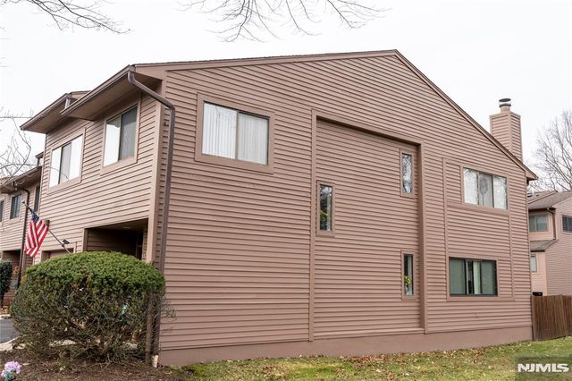 61 Woodbury Court 61D, Twp Of Washington, NJ 07676