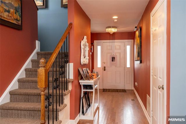 61 Woodbury Court 61D, Twp Of Washington, NJ 07676