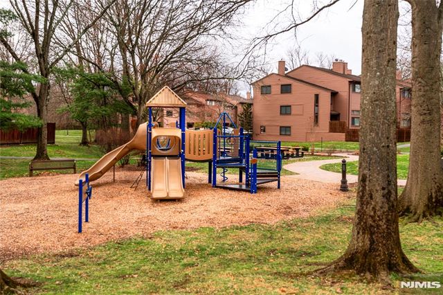 61 Woodbury Court 61D, Twp Of Washington, NJ 07676