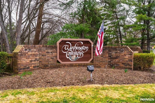 61 Woodbury Court 61D, Twp Of Washington, NJ 07676