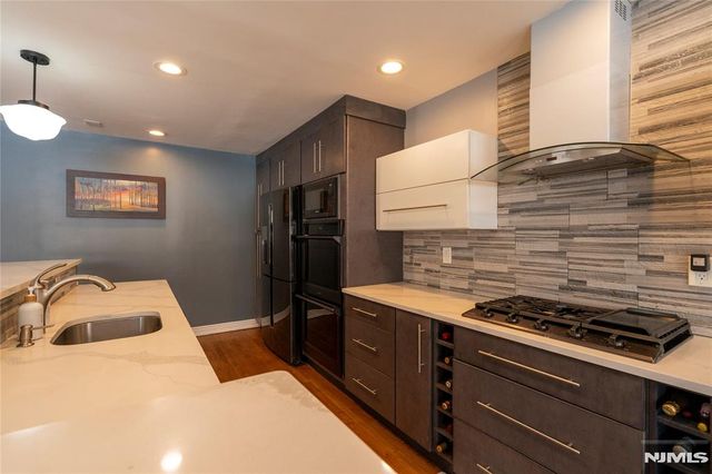 61 Woodbury Court 61D, Twp Of Washington, NJ 07676