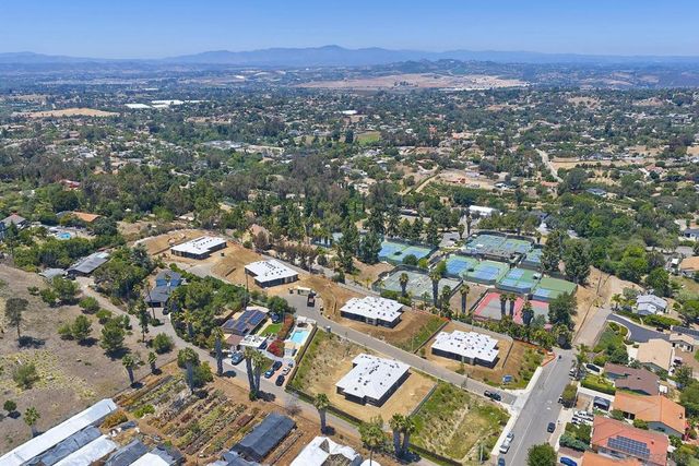 1748 Ishihara Rd, Vista, CA 92084