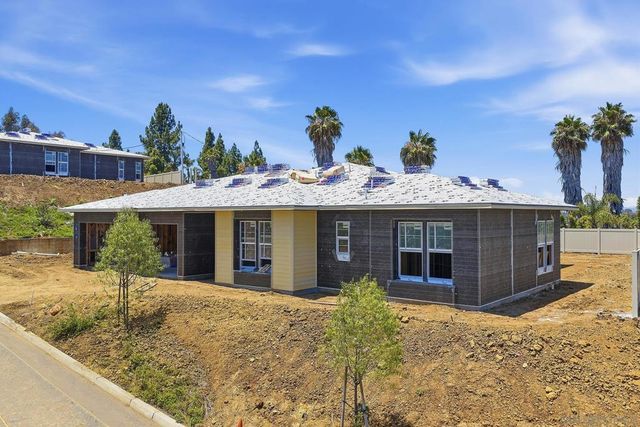 1748 Ishihara Rd, Vista, CA 92084