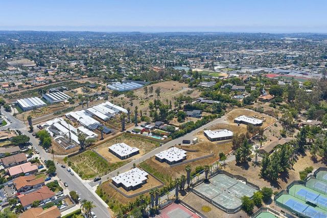 1748 Ishihara Rd, Vista, CA 92084