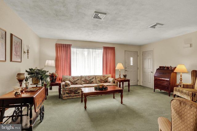 545 BOXWOOD LN, Carlisle, PA 17015