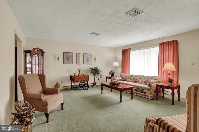 545 BOXWOOD LN, Carlisle, PA 17015