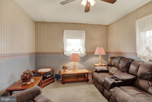 545 BOXWOOD LN, Carlisle, PA 17015