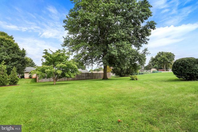 545 BOXWOOD LN, Carlisle, PA 17015