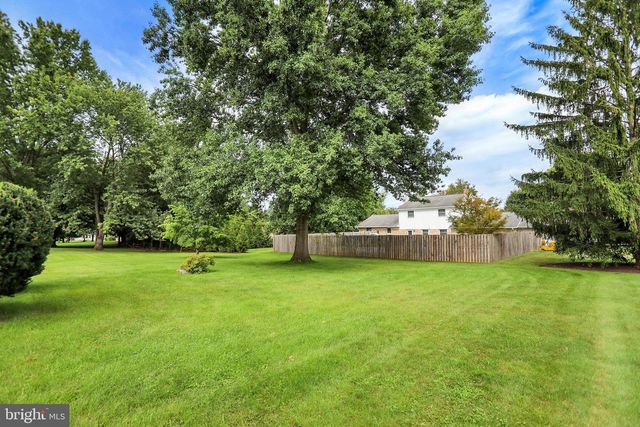 545 BOXWOOD LN, Carlisle, PA 17015