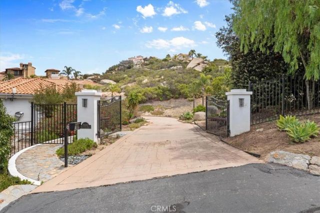29269 Meadow Glen West, Escondido, CA 92026