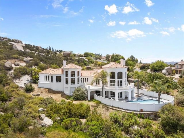 29269 Meadow Glen West, Escondido, CA 92026