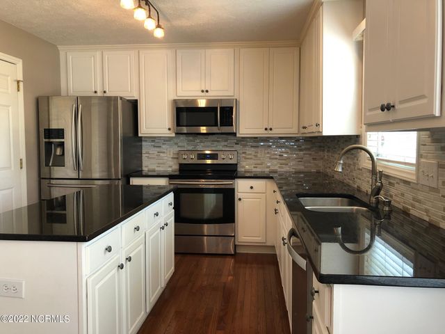 1000 Magnolia Drive, Aberdeen, NC 28315