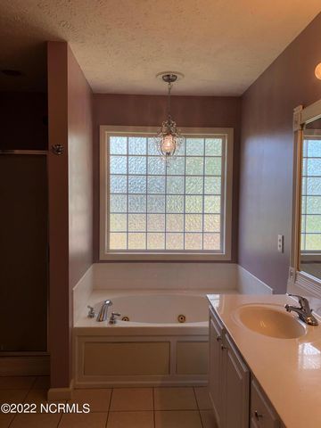 1000 Magnolia Drive, Aberdeen, NC 28315