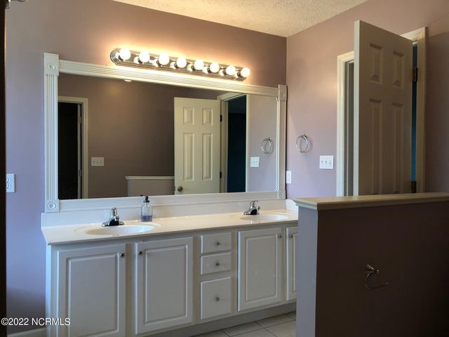 1000 Magnolia Drive, Aberdeen, NC 28315