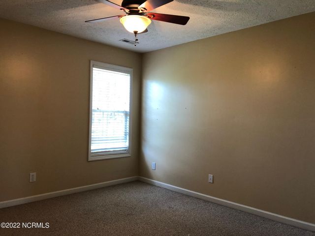 1000 Magnolia Drive, Aberdeen, NC 28315