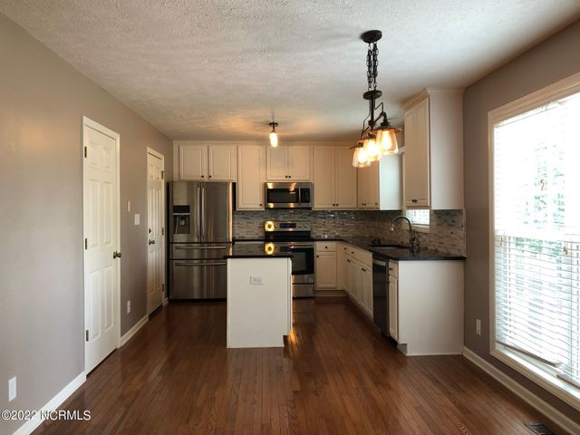 1000 Magnolia Drive, Aberdeen, NC 28315