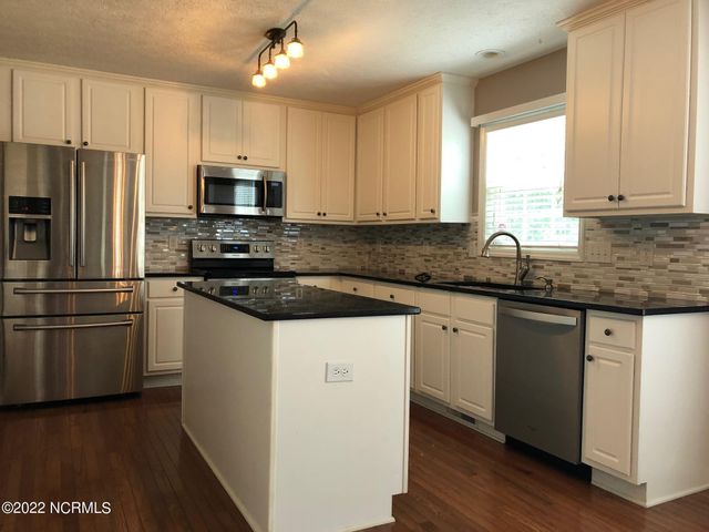 1000 Magnolia Drive, Aberdeen, NC 28315