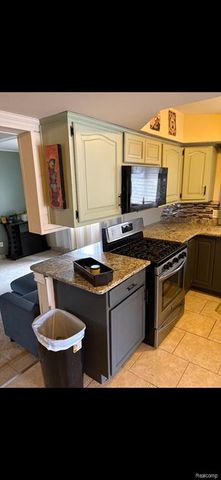 12423 Deming Drive, Sterling Heights, MI 48312