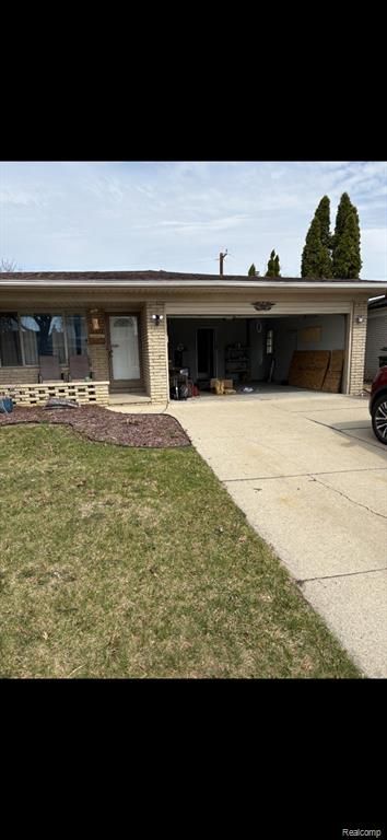 12423 Deming Drive, Sterling Heights, MI 48312