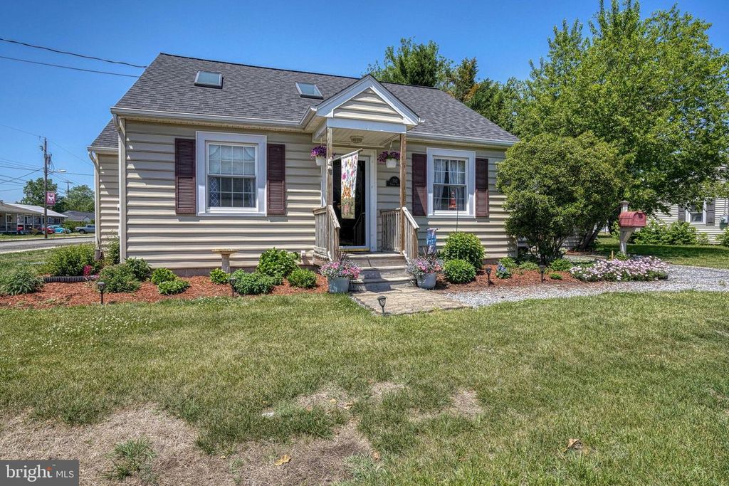 Image 1 of property listing at 302 VERNON AVE, Federalsburg, MD 21632
