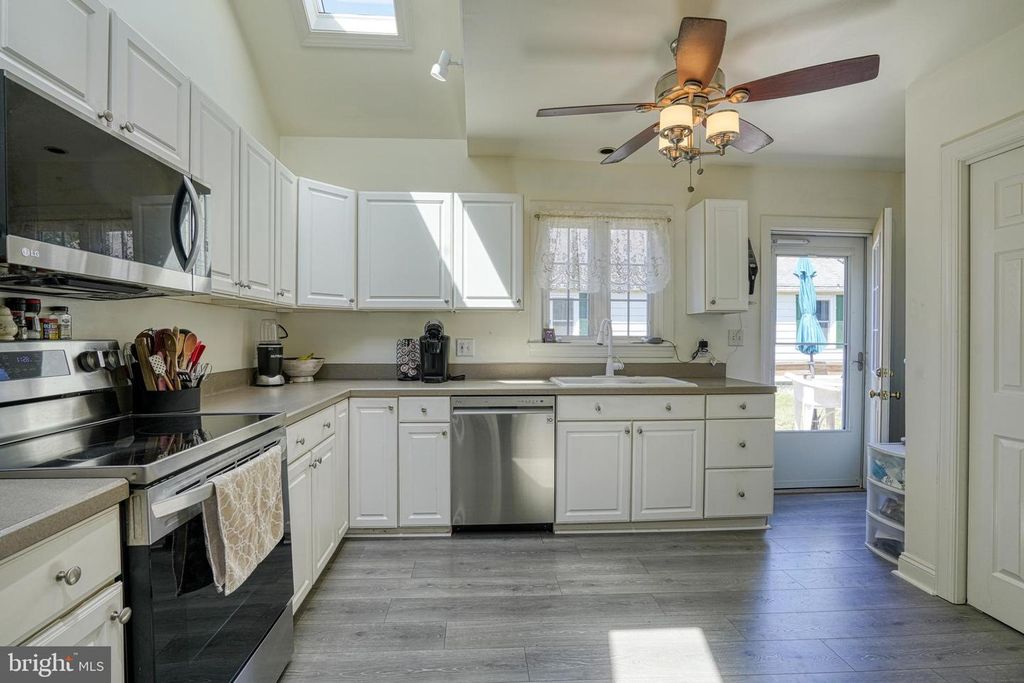 Image 11 of property listing at 302 VERNON AVE, Federalsburg, MD 21632