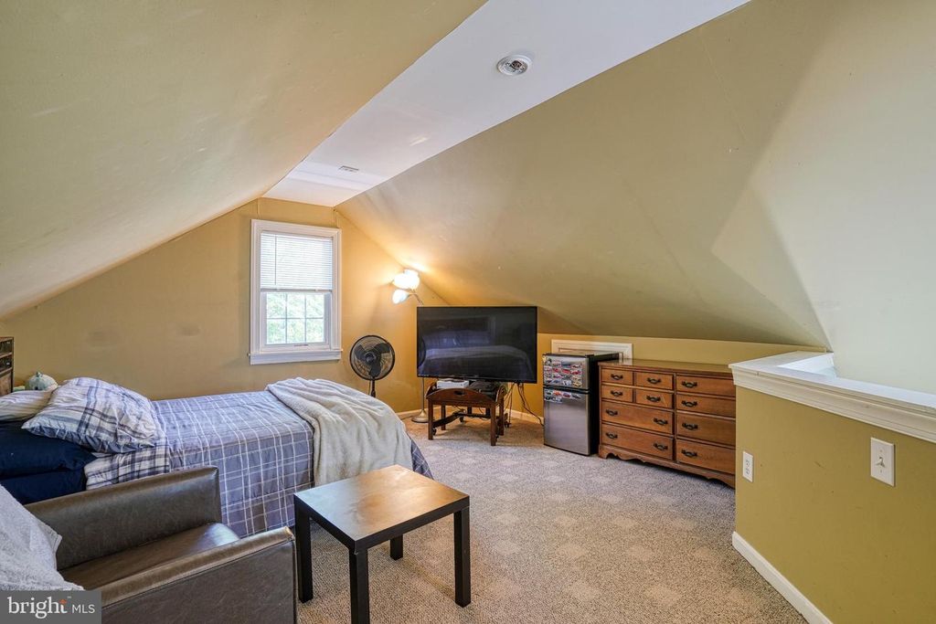 Image 24 of property listing at 302 VERNON AVE, Federalsburg, MD 21632
