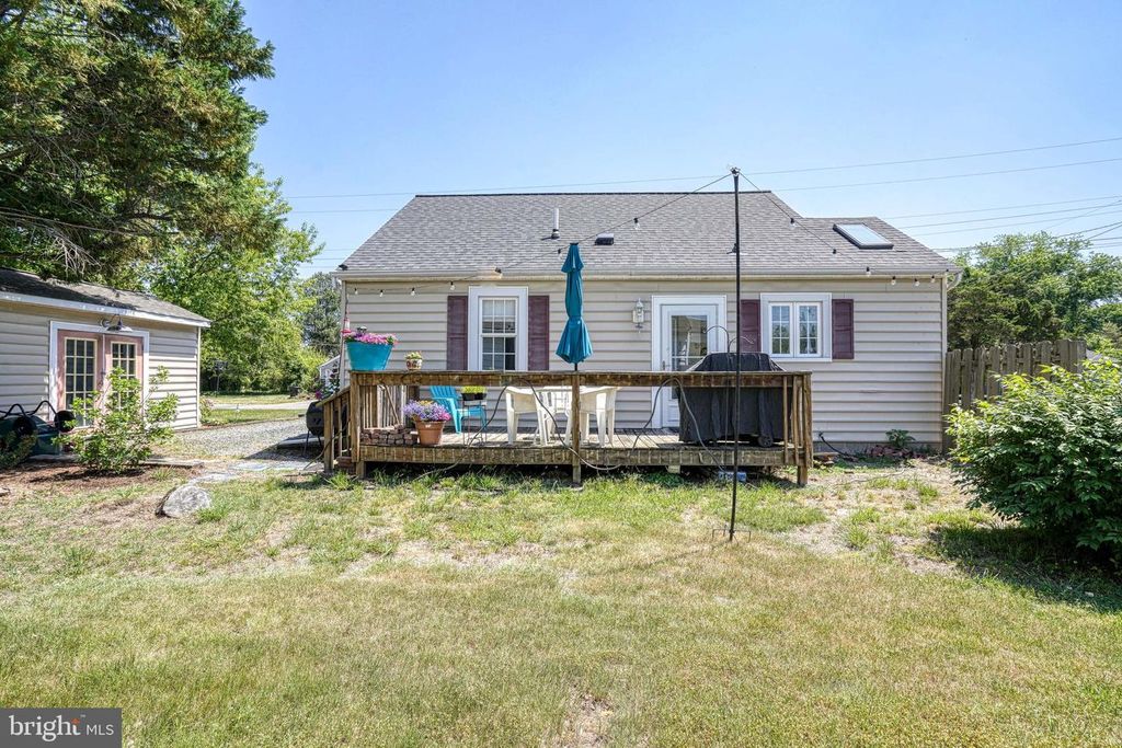 Image 4 of property listing at 302 VERNON AVE, Federalsburg, MD 21632