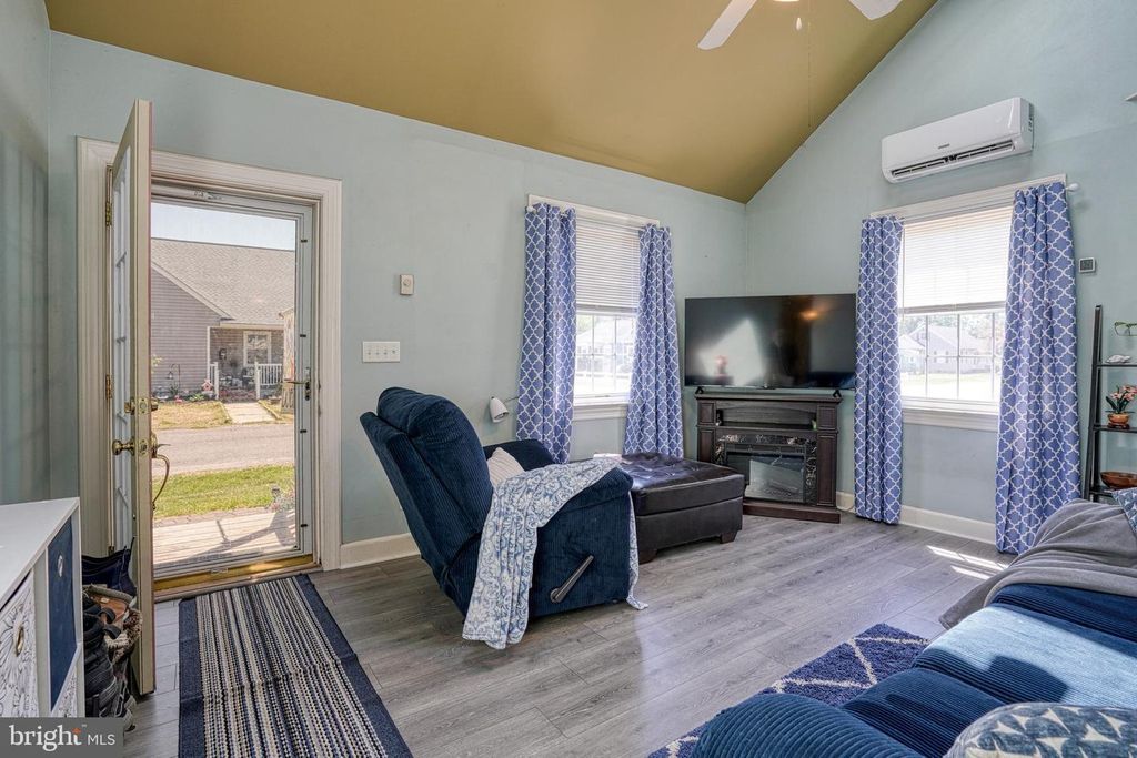 Image 7 of property listing at 302 VERNON AVE, Federalsburg, MD 21632