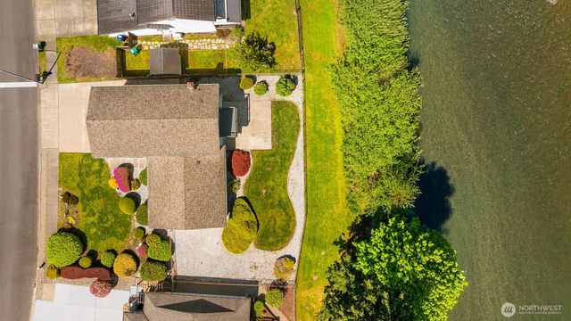 1816 Riverview Drive NE, Auburn, WA 98002